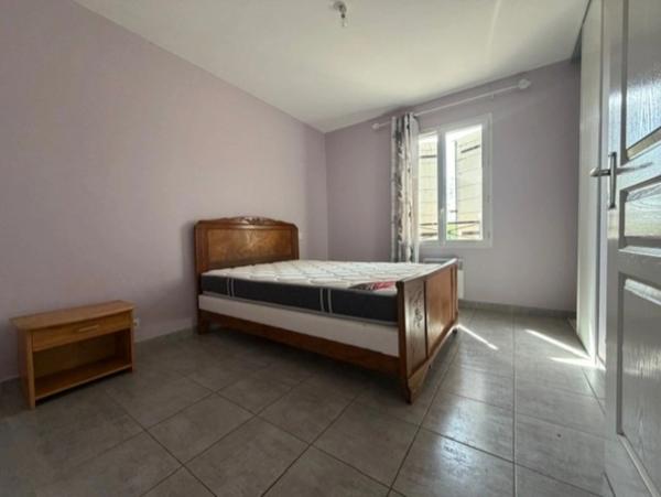 PLAISANCE (32): agréable MAISON de 2009, 3 chambres, gande piece de vie, VUE, calme, 2300m2 jardin clos plat.