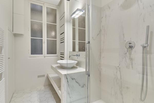 LOCATION MEUBLÉE - PARIS 75008 - 2 pièces-  balcon - TRIANGLE D'OR