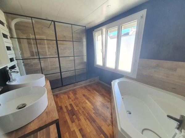 EXCLUSIVITÉ LANESTER : Au centre, citadine 3 chambres , grenier aménageable