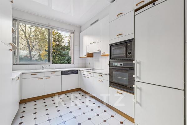 Appartement baigné de lumière Avenue Georges Mandel