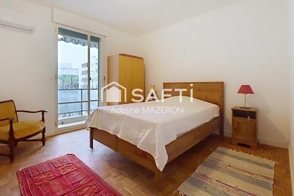 A deux pas du bord de mer