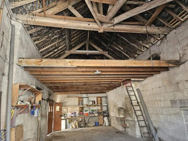 Garage - Parking à vendre à L'Île-Bouchard dans l'Indre-et-Loire (37220), ref : 013/1476   
L'ILE BOUCHARD