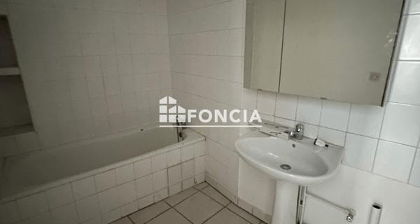 Location Appartement 2 pièces 52.5 m² - Carpentras 84200