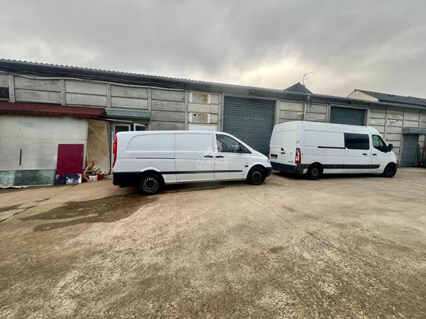 Fond de Commerce Type Entrepot Menuiserie HOUILLES + Cession Bail 90 000 € **  - Référence  898