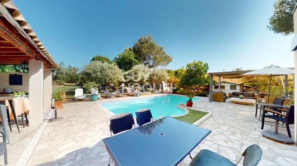 Secteur de Saint Antoine  , l'Isle-sur-la-Sorgue  - 167m² - 2450m² de terrain