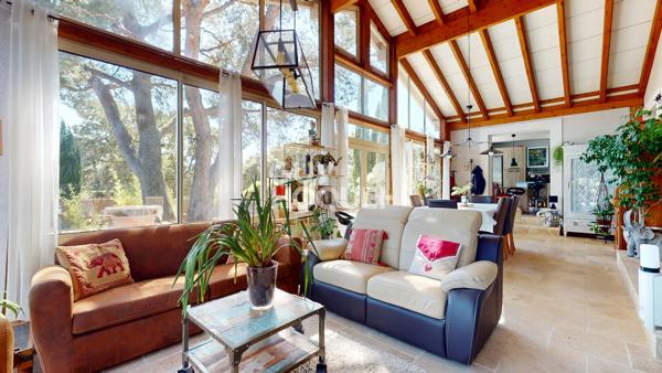 Secteur de Saint Antoine  , l'Isle-sur-la-Sorgue  - 167m² - 2450m² de terrain