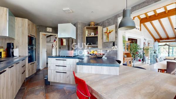 Secteur de Saint Antoine  , l'Isle-sur-la-Sorgue  - 167m² - 2450m² de terrain