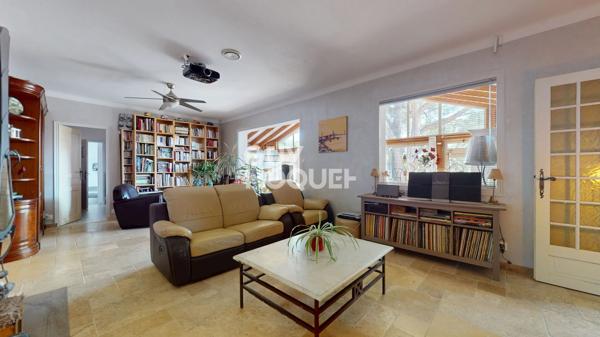 Secteur de Saint Antoine  , l'Isle-sur-la-Sorgue  - 167m² - 2450m² de terrain