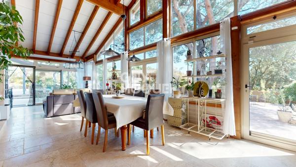 Secteur de Saint Antoine  , l'Isle-sur-la-Sorgue  - 167m² - 2450m² de terrain