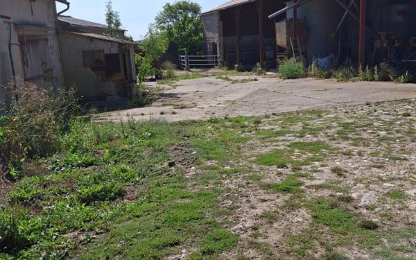 Maison à vendre    1 pièce •  Réquista