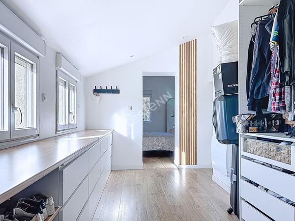 Maison Briec 6 pièces, trois hangars dont un avec trois box et douche pour chevaux