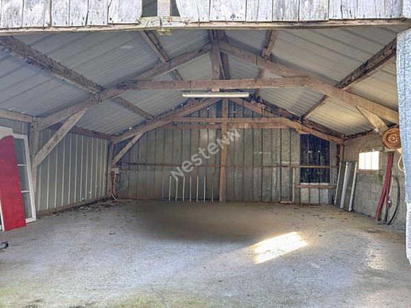 Maison Briec 6 pièces, trois hangars dont un avec trois box et douche pour chevaux
