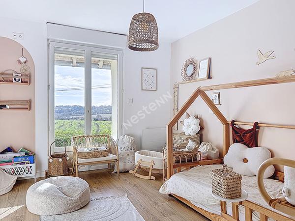 Maison Briec 6 pièces, trois hangars dont un avec trois box et douche pour chevaux