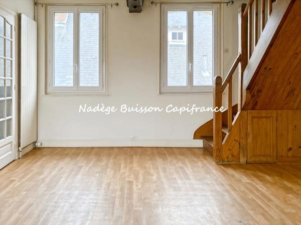 À Vendre : Immeuble d’Habitation d'environ 85 m² au sol Modulable à Dives-sur-Mer