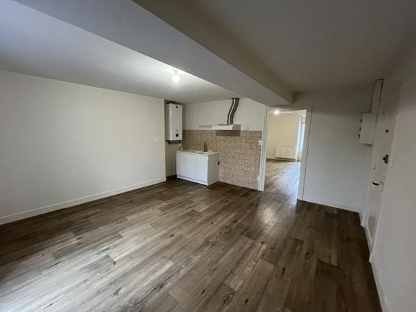Appartement à louer |  Piégut-Pluviers |  2 pièces | 59 m²