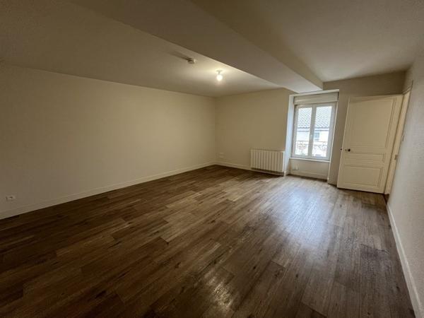 Appartement à louer |  Piégut-Pluviers |  2 pièces | 59 m²