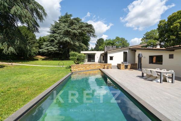 Villa contemporaine dans un parc