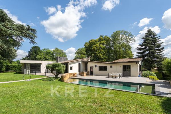 Villa contemporaine dans un parc