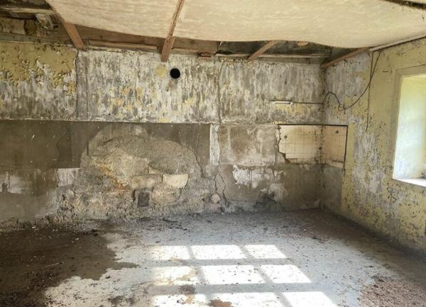 Maison à vendre    1 pièce •  Rostrenen