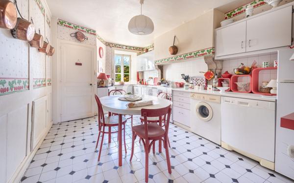 Maison à vendre    6 pièces • 153 m2 Les Cars