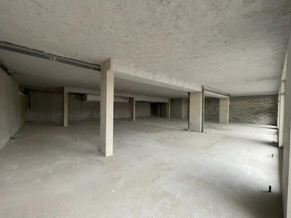 Saint Laurent Var (06) A louer, Local commercial, 140 m², avec Terrasse 30 m2