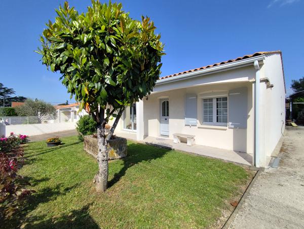 Maison à vendre à Royan - 3 pièces, 2 chambres, avec garage