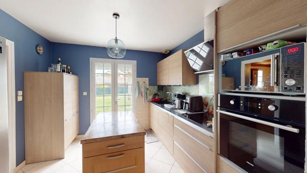 Maison à vendre à Royan - 3 pièces, 2 chambres, avec garage