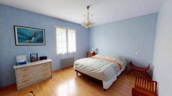 Maison à vendre à Royan - 3 pièces, 2 chambres, avec garage