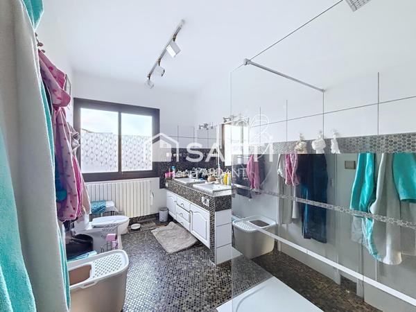 Vie de Plain-Pied avec Piscine, à sept minutes de LIMOGES