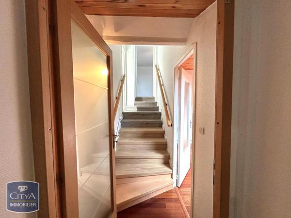 Appartement à louer 3 pièces 98.8m² Firminy (42700)