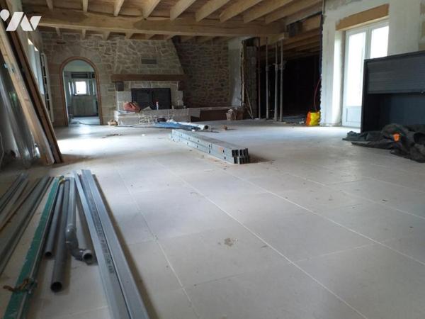 Longère et dépendances sur un terrain de 4384m²