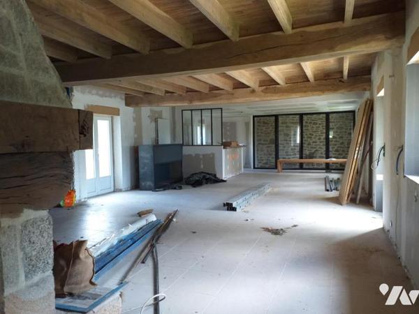 Longère et dépendances sur un terrain de 4384m²