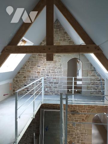 Longère et dépendances sur un terrain de 4384m²