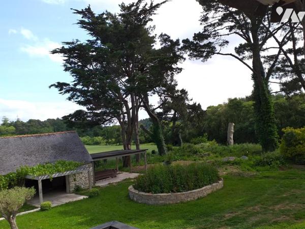 Longère et dépendances sur un terrain de 4384m²