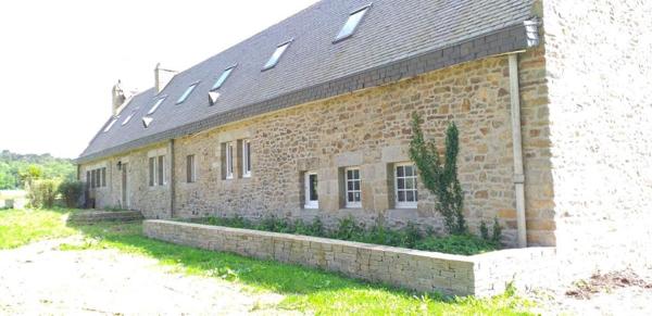 Longère et dépendances sur un terrain de 4384m²
