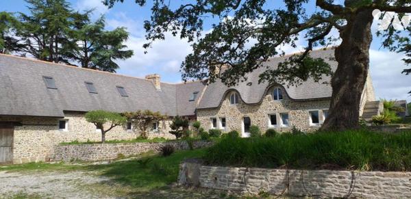 Longère et dépendances sur un terrain de 4384m²