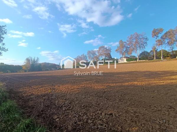 Terrain constructible en bordure de cours d'eau