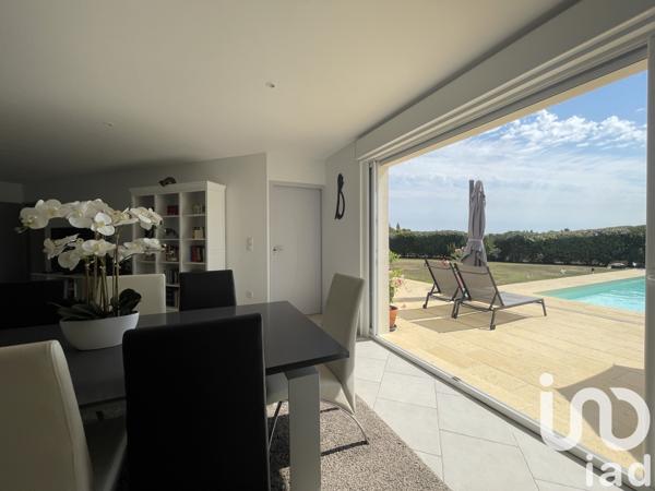 House for sale 5 rooms 162 m² Semussac