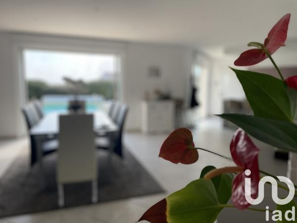 House for sale 5 rooms 162 m² Semussac