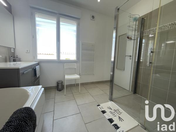 House for sale 5 rooms 162 m² Semussac