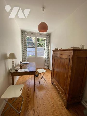 A VENDRE - MAISON DE CARACTERE - CENTRE VILLE - LAVAL