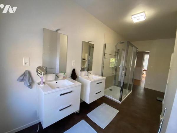 A VENDRE - MAISON DE CARACTERE - CENTRE VILLE - LAVAL