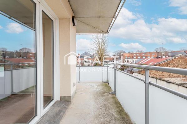 T2 lumineux avec grand balcon et parking