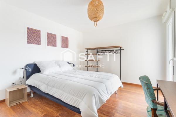 T2 lumineux avec grand balcon et parking