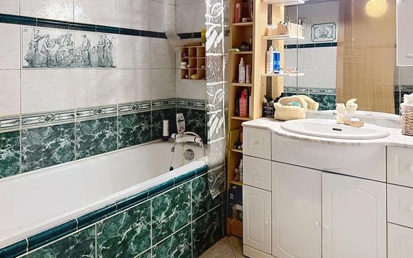 Appartement à vendre    3 pièces • 76,80 m2 Lyon 1