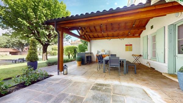 Maison à louer    6 pièces •  Fleurieu-sur-Saône