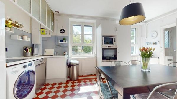 Maison à louer    6 pièces •  Fleurieu-sur-Saône