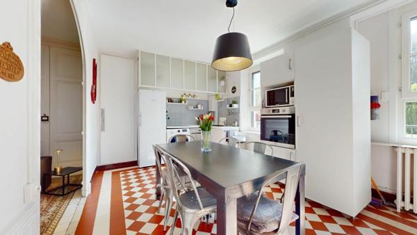 Maison à louer    6 pièces •  Fleurieu-sur-Saône