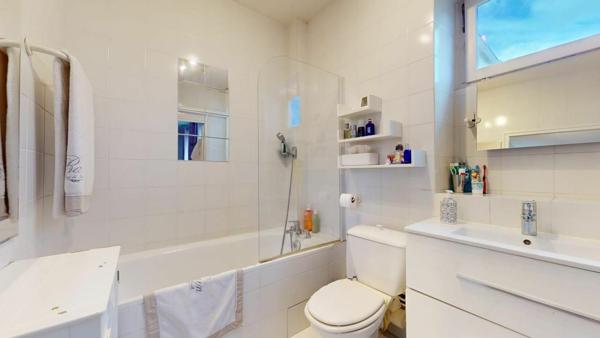 Maison à louer    6 pièces •  Fleurieu-sur-Saône