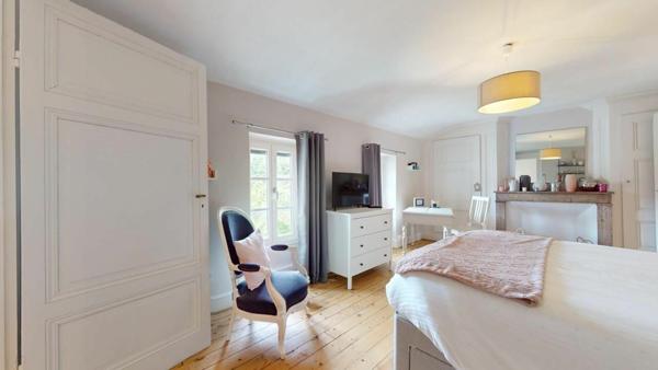 Maison à louer    6 pièces •  Fleurieu-sur-Saône